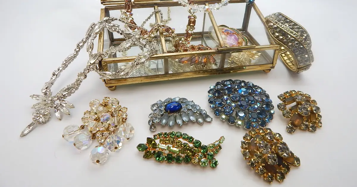 Is vintage jewelry worth anything